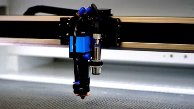 Tête laser avec capteur d’autofocus