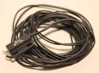 Magnetischer Reed-Sensor für die Referenzfahrt der Achsen