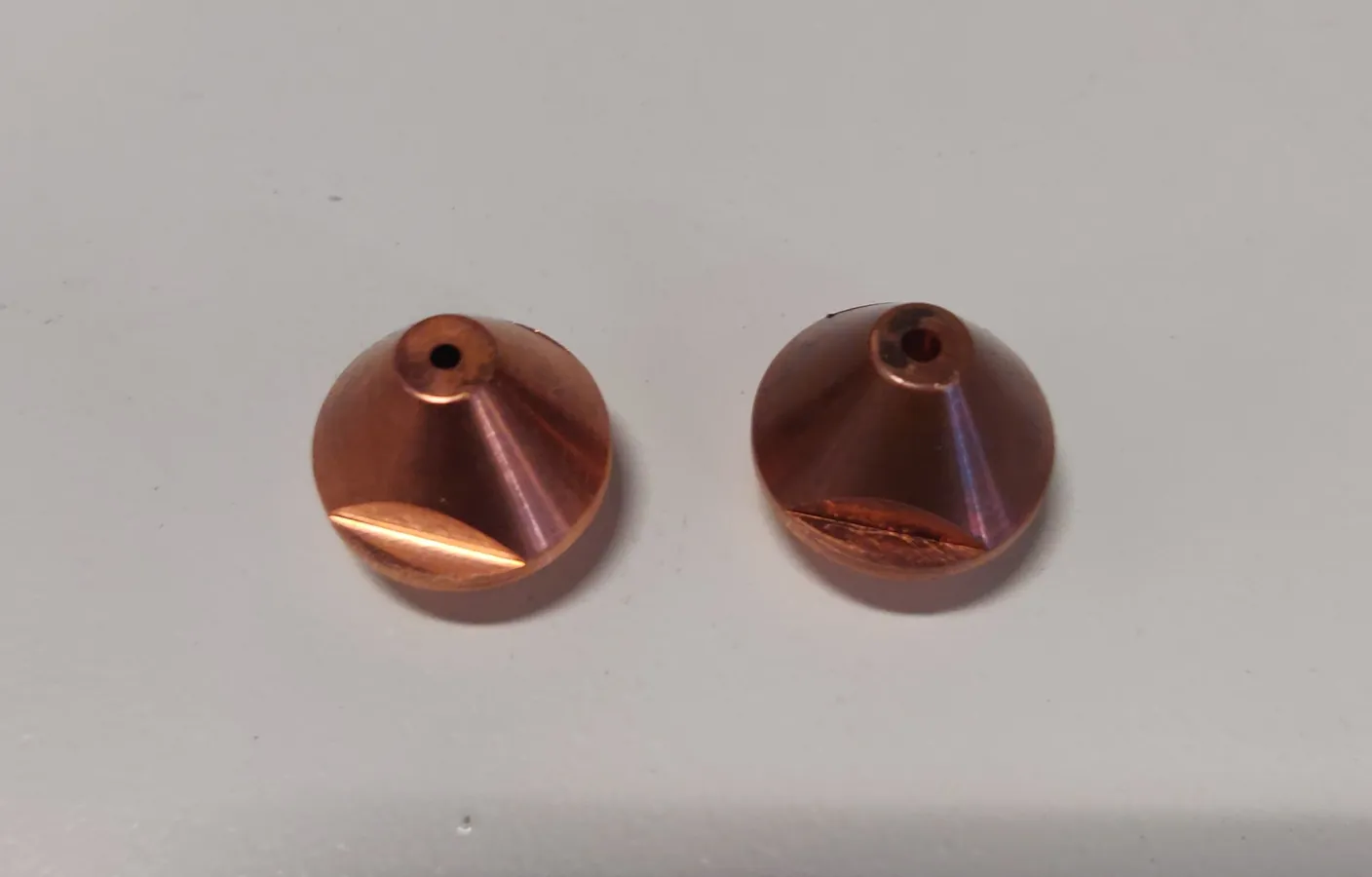 Buses de découpe métal pour la BRM 90130-X : 1,5 mm (à gauche) et 2 mm (à droite)