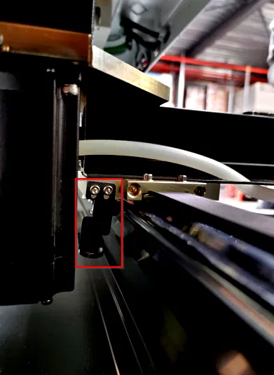 Magnet mounted Y-axis